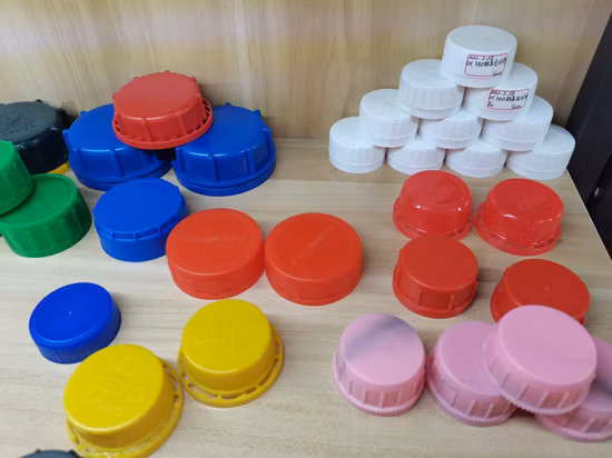 Molde de injeção de plástico personalizado 16 24 32 48 96 cavidades pet pré-forma tubo gargalo para tampas de garrafas