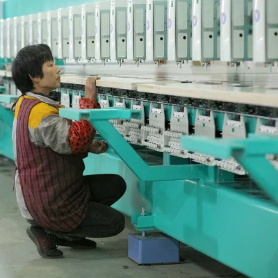 Máquina de bordar computadorizada de alta velocidade com boné t-shirt Chenille lantejoulas máquina de costura fácil com cordão